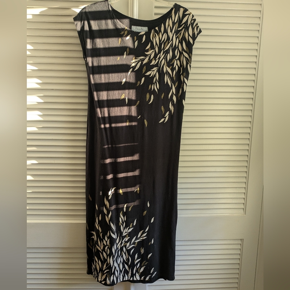 Elegant Black and Gold Leaves Maxi Dress